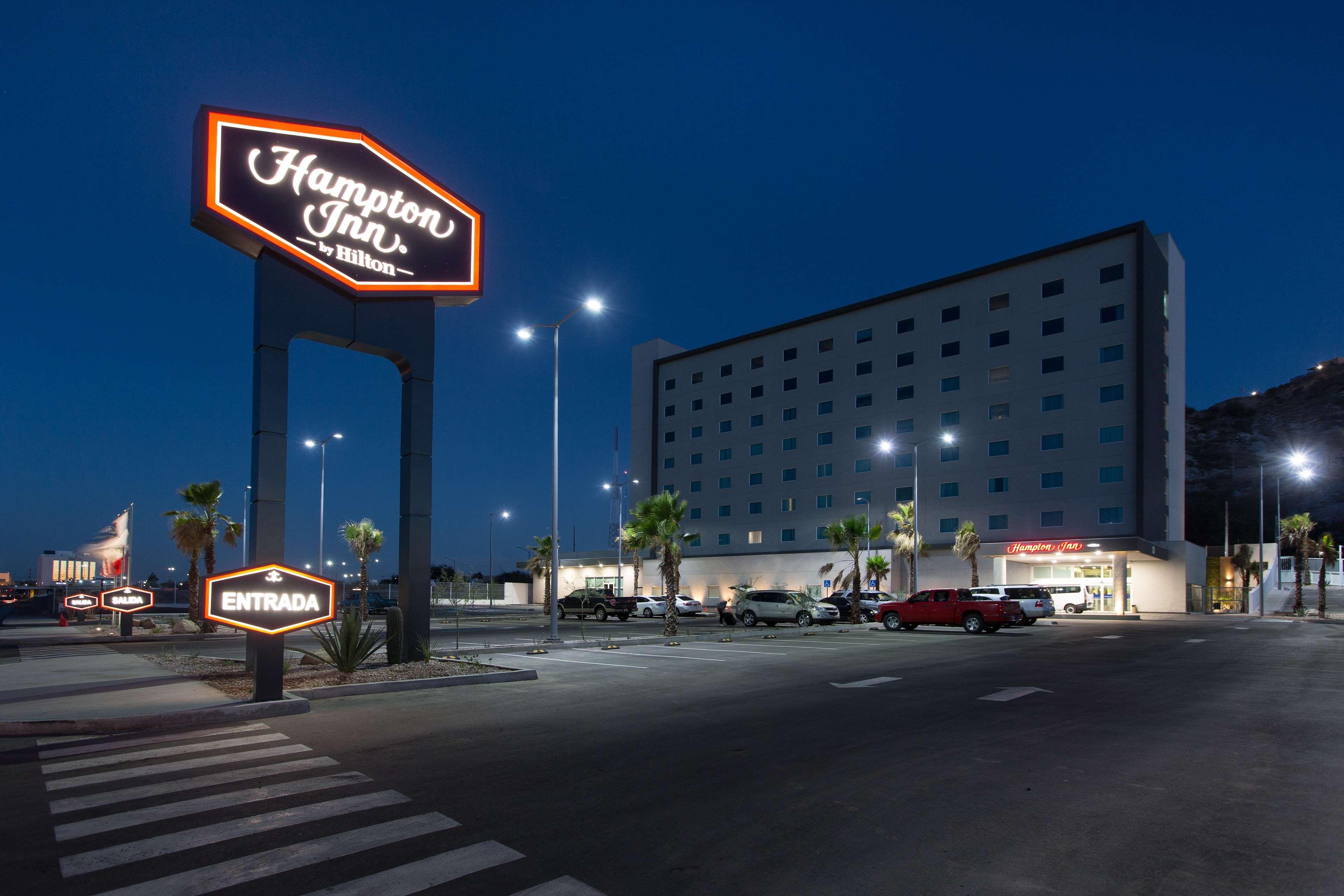 Hampton Inn By Hilton Hermosillo Exteriör bild