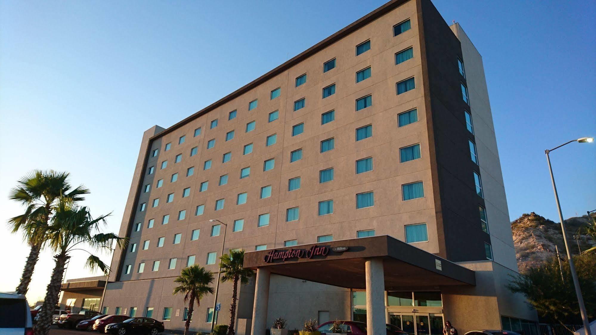 Hampton Inn By Hilton Hermosillo Exteriör bild